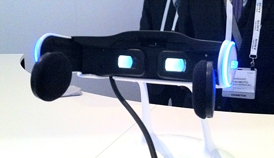 Sony-HMZ-T1-realidade-virtual-02